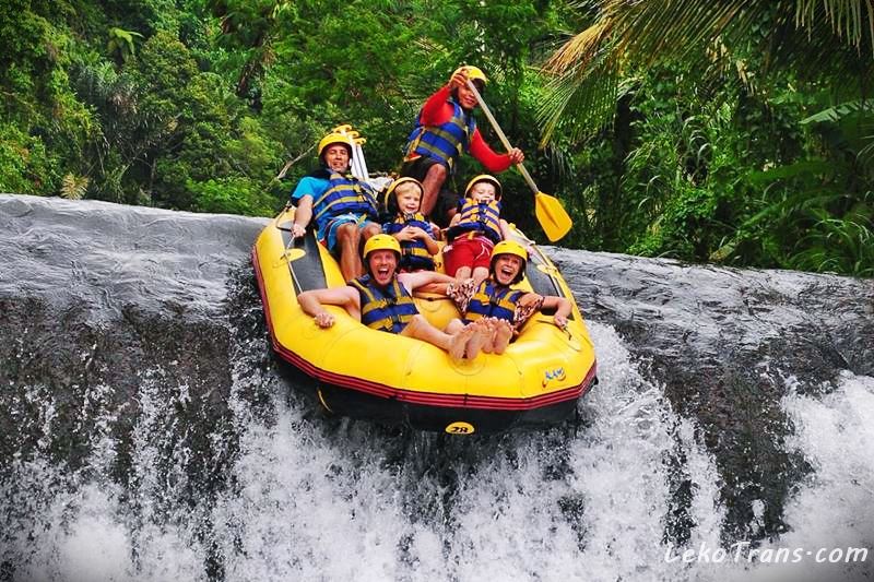 leko-telaga-waja-river-rafting