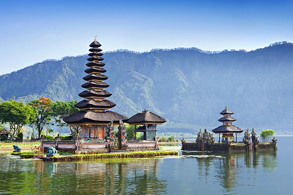 ulun-danu-bratan-lake